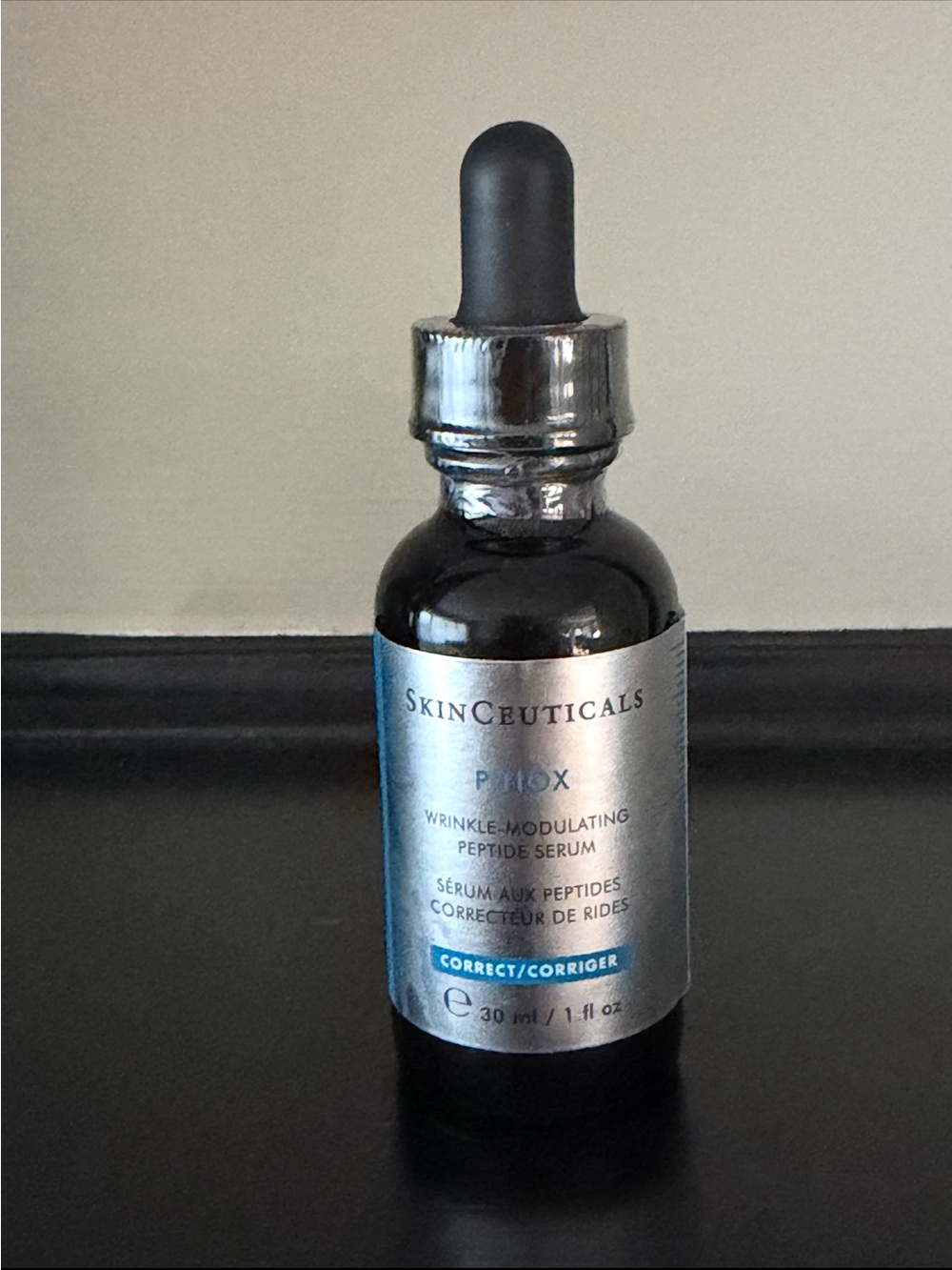 Skinceuticals Phytox Wrinkle-Modulating Peptide Serum - Silver/Black
